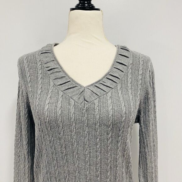 EDDIE BAUER M Y2K Gray Cable Knit V-Neck Long-Sleeve Sweater Bella Swan Preppy - Picture 3 of 16
